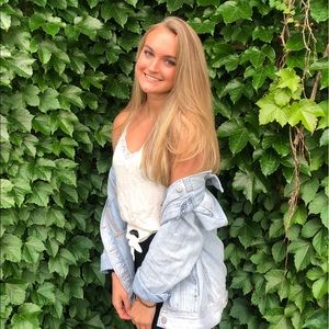 Meet your Posher, Lauren